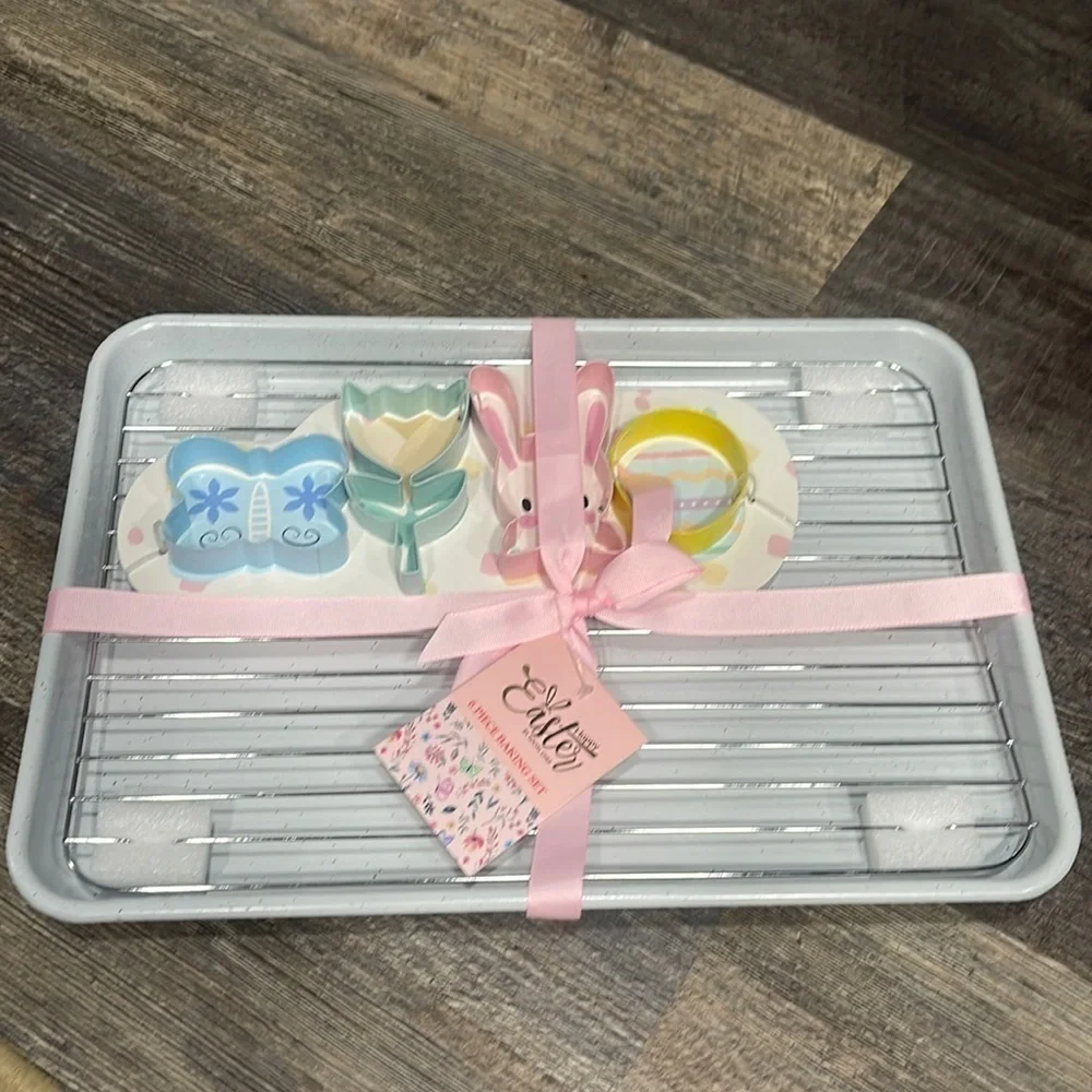 6 piece Easter baking set